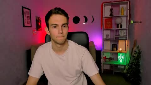 Snapshot of colin_storm chatting on May 22, 12:55 pm colin online show from May 22, 12:55 pm