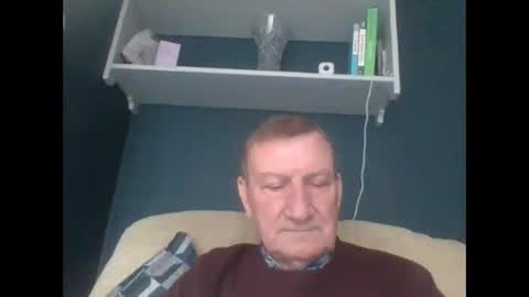 Snapshot of colinbeech chatting on January 8, 11:21 am colinbeech online show from January 8, 11:21 am