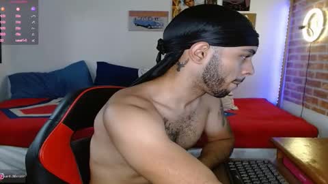 Snapshot of colinlatinbrown chatting on December 17, 5:47 pm IG  online show from December 17, 5:47 pm