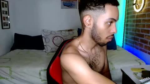 Snapshot of colinlatinbrown chatting on February 25, 11:11 pm IG  online show from February 25, 11:11 pm