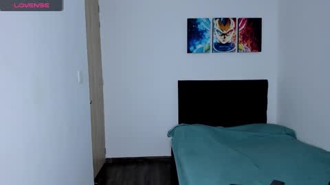 college_muscle_ass online show from January 12, 9:53 pm