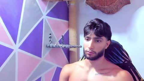 Snapshot of collins_emmett chatting on February 4, 5:24 am EMMETT COLLINS online show from February 4, 5:24 am