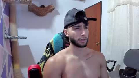 Snapshot of collins_emmett chatting on February 18, 6:04 pm EMMETT COLLINS online show from February 18, 6:04 pm