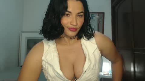 Snapshot of colombi4spice chatting on April 27, 8:40 pm viviana online show from April 27, 8:40 pm