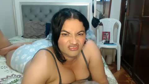 Snapshot of colombi4spice chatting on May 28, 7:33 pm viviana online show from May 28, 7:33 pm