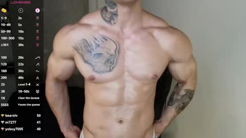 Snapshot of colombianmuscle8 chatting on June 3, 4:15 am colombianmuscle8 online show from June 3, 4:15 am