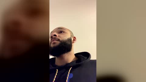 Snapshot of colossalmike chatting on February 9, 10:41 am colossalmike online show from February 9, 10:41 am