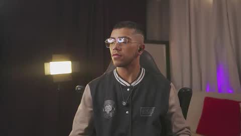 colstorw_ online show from February 27, 10:04 am