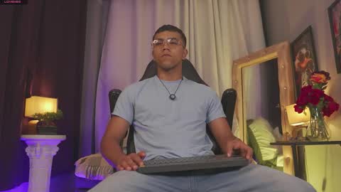 colstorw_ online show from April 8, 10:04 am