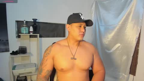 Snapshot of coltonmassif_ chatting on December 13, 7:25 am coltonmassif_ online show from December 13, 7:25 am