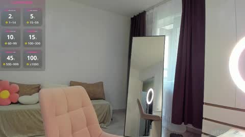 Snapshot of cometoseeme_ chatting on June 3, 4:12 pm Alice online show from June 3, 4:12 pm
