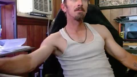Snapshot of comic_king27 chatting on May 31, 10:11 pm Nelson or ComicKing and sometime Peachy143 online show from May 31, 10:11 pm