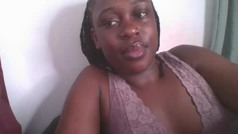 Snapshot of comicalcara chatting on January 14, 12:00 am Cara online show from January 14, 12:00 am