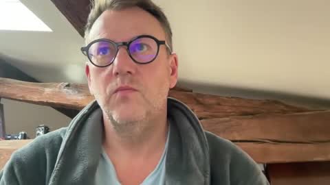 Snapshot of compay69 chatting on December 24, 9:28 am compay69 online show from December 24, 9:28 am