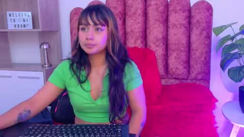 conejita_420_ online show from November 18, 8:24 pm