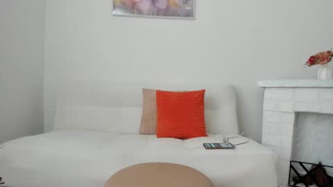 Snapshot of conie28_ chatting on March 13, 5:52 pm conie28 online show from March 13, 5:52 pm
