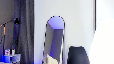 conielaurenth online show from January 8, 2:46 am