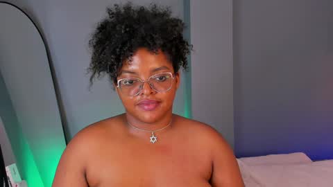 conielaurenth online show from January 30, 4:06 am