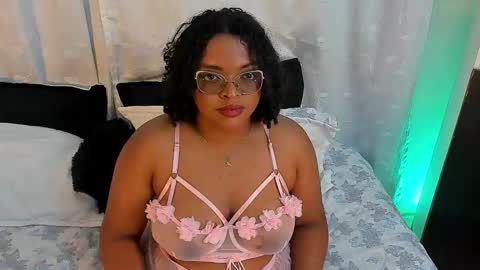 conielaurenth online show from January 19, 8:07 am