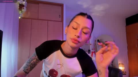 Snapshot of connie_deep chatting on December 27, 1:18 pm connie online show from December 27, 1:18 pm