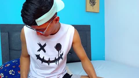 Connor online show from December 12, 12:38 am