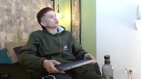 Snapshot of connor_king1 chatting on December 2, 12:18 pm Connor King1 online show from December 2, 12:18 pm