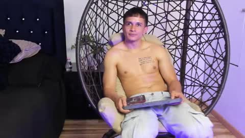 Snapshot of connor_king1 chatting on December 30, 6:27 pm Connor King1 online show from December 30, 6:27 pm