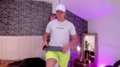 Connor Smith online show from April 6, 11:49 pm