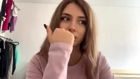 Snapshot of constancefanny chatting on February 19, 12:34 pm Amelia online show from February 19, 12:34 pm