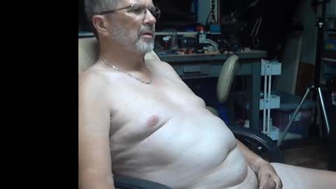 Snapshot of constantbater57 chatting on October 2, 3:46 am conastantbater57 online show from October 2, 3:46 am