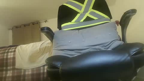 Snapshot of constructorcock chatting on December 18, 12:40 pm bearded hairy pits big brown cock online show from December 18, 12:40 pm