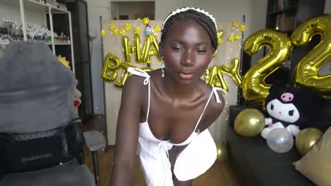 Snapshot of conymegan chatting on September 12, 1:00 pm Carola  independent model online show from September 12, 1:00 pm