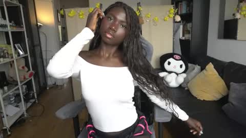 Snapshot of conymegan chatting on November 12, 12:49 pm Carola independent model online show from November 12, 12:49 pm