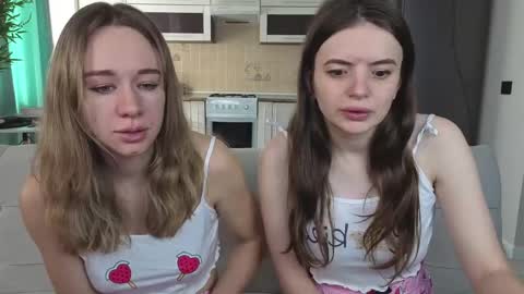 Snapshot of cookies_duo chatting on April 27, 5:05 am Alice untill 16 th February online show from April 27, 5:05 am