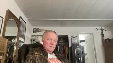 cookoosnest online show from October 29, 3:20 am