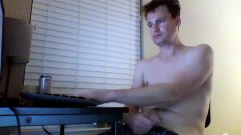 Snapshot of cooldude122222 chatting on December 31, 1:47 am cooldude122222 online show from December 31, 1:47 am