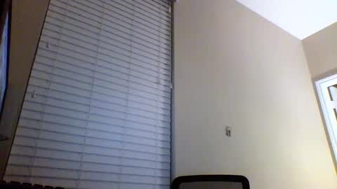 Snapshot of cooldude122222 chatting on February 10, 2:19 am cooldude122222 online show from February 10, 2:19 am