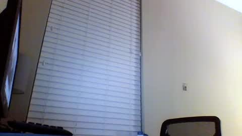 Snapshot of cooldude122222 chatting on February 28, 3:15 am cooldude122222 online show from February 28, 3:15 am