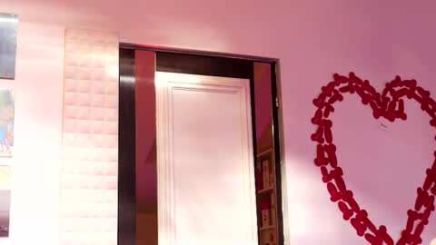 Ginger The Cringer online show from November 20, 10:37 am