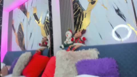 Snapshot of coral_bigboty chatting on December 14, 9:40 am sophie online show from December 14, 9:40 am