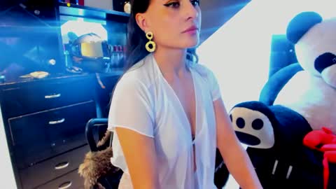 Coral  online show from February 1, 6:08 pm