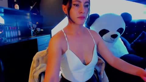 Coral  online show from February 7, 12:17 pm