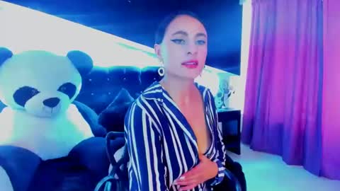 Coral  online show from February 8, 4:25 pm