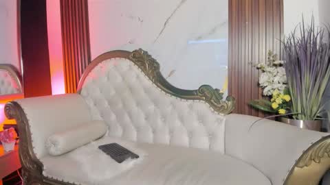 Coralie Bronson online show from December 4, 8:39 pm