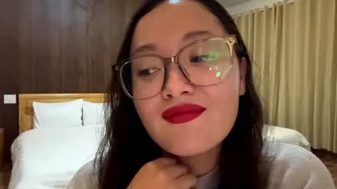 Snapshot of coraliecacal chatting on July 31, 12:26 pm Sara online show from July 31, 12:26 pm