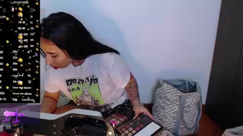 Snapshot of coraline2911 chatting on February 18, 11:00 am coraline2911 online show from February 18, 11:00 am