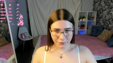Snapshot of coraline_kitty chatting on May 4, 5:20 pm Coraline online show from May 4, 5:20 pm