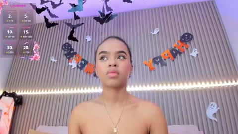 Snapshot of coralineross_ chatting on October 9, 10:57 am coralineross_ online show from October 9, 10:57 am
