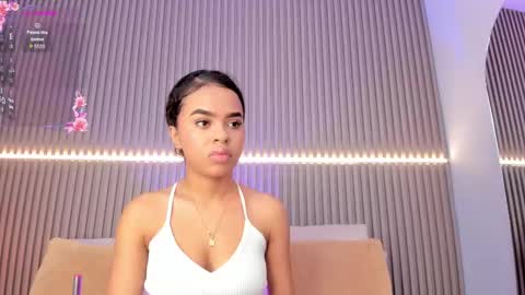 Snapshot of coralineross_ chatting on October 17, 11:13 am coralineross_ online show from October 17, 11:13 am