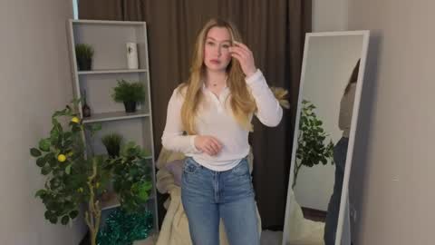  Melany   online show from May 11, 3:01 am